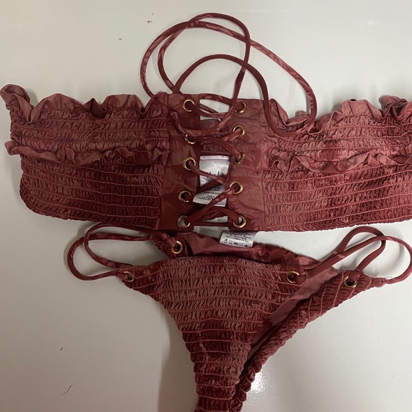 Planet Blue Off The Shoulder Bathing Suit Set - Picture 2 of 4